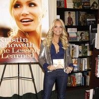 Kristin Chenoweth signs copies of her new album 'Some Lessons Learned' | Picture 75399